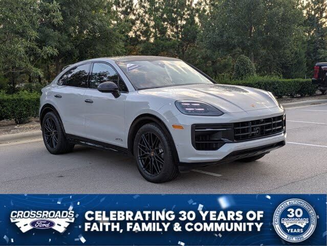 2025 PORSCHE Cayenne