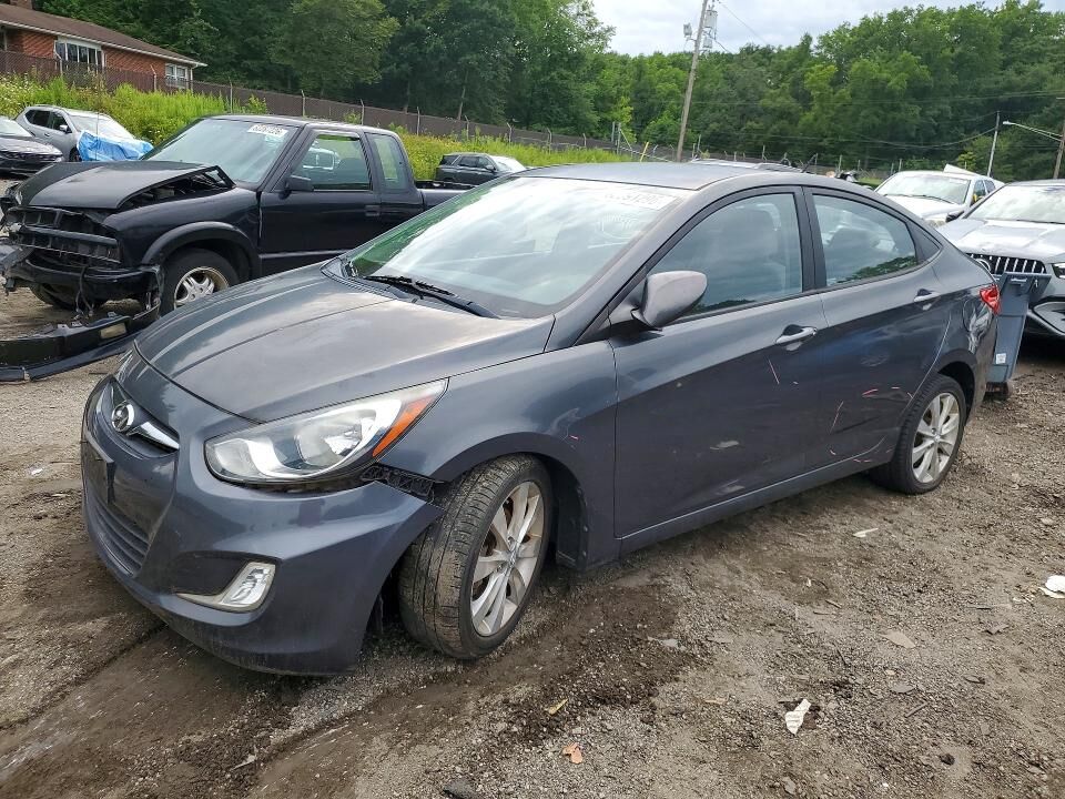 2012 HYUNDAI Accent