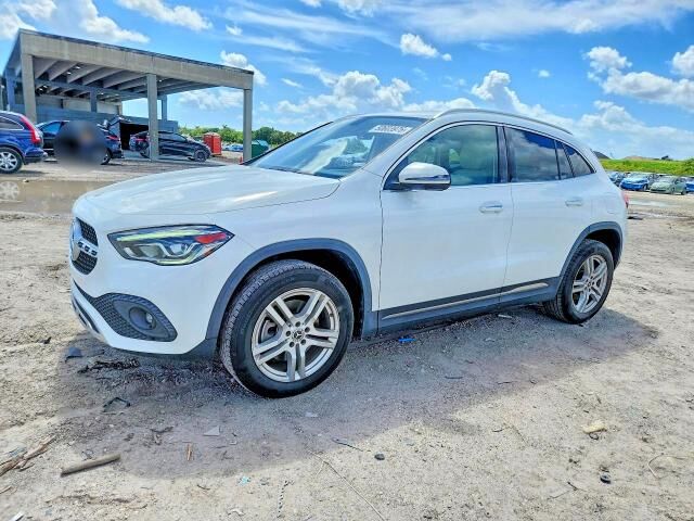 2022 MERCEDES-BENZ GLA-Class