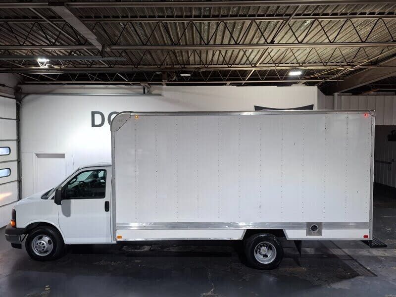 2017 CHEVROLET Express