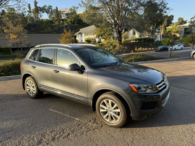 2014 VOLKSWAGEN Touareg
