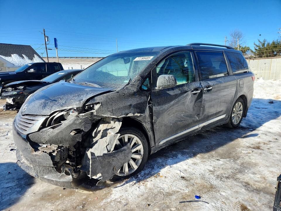 2016 TOYOTA Sienna