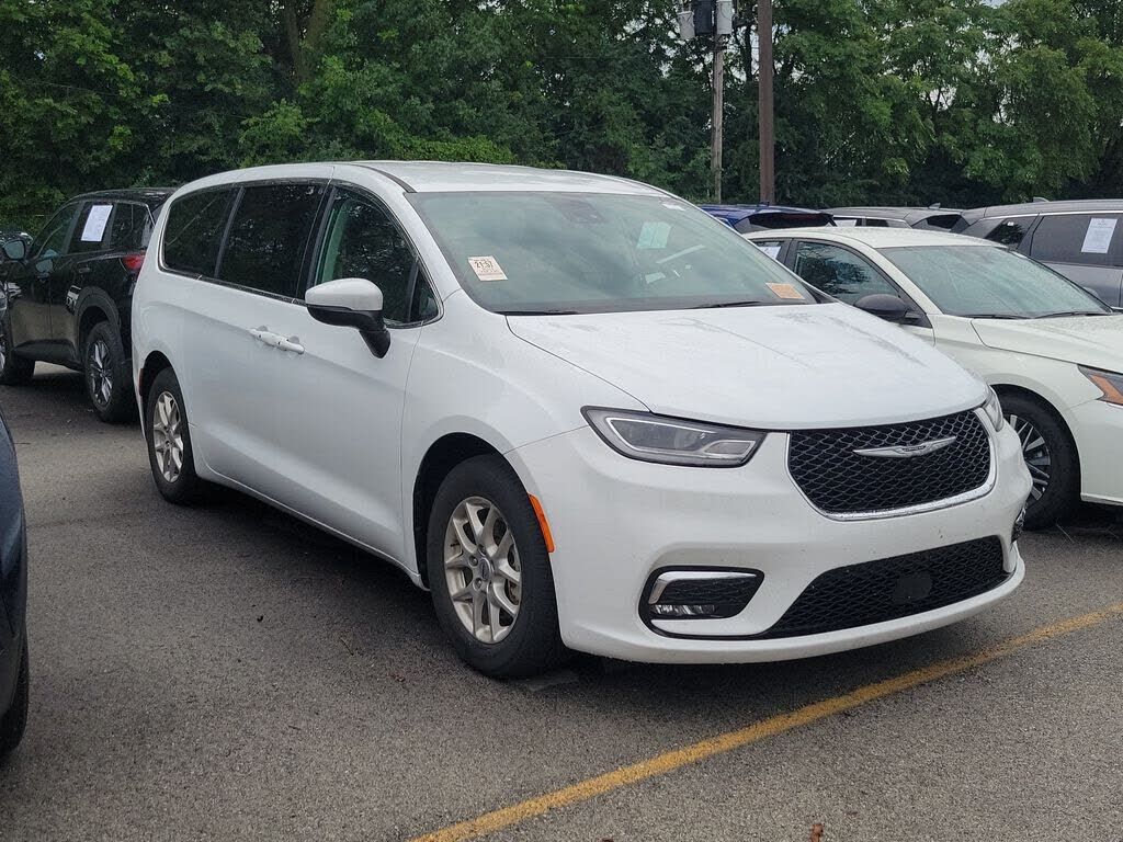 2023 CHRYSLER Pacifica