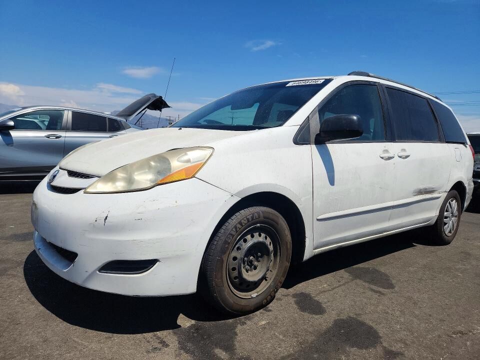 2010 TOYOTA Sienna