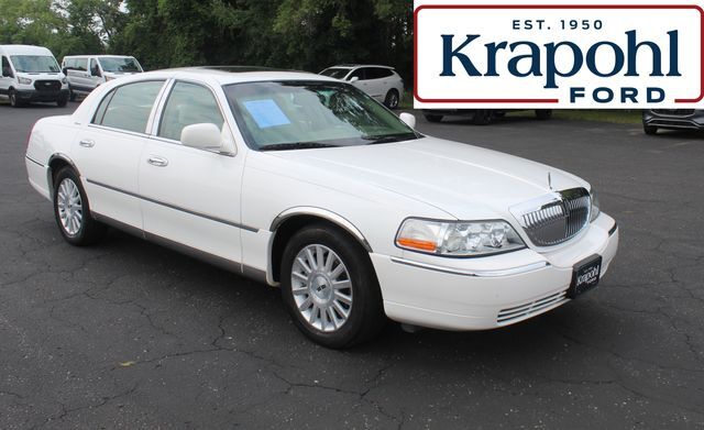 2004 LINCOLN Town Car