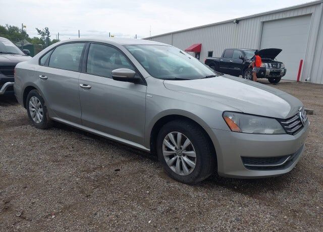 2014 VOLKSWAGEN Passat