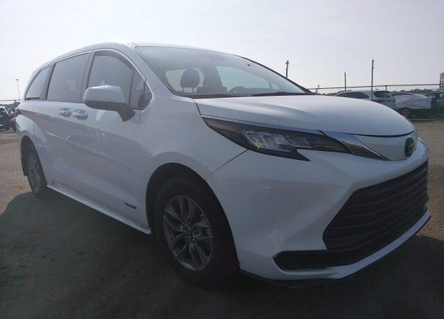 2021 TOYOTA Sienna