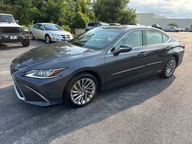 2022 LEXUS ES