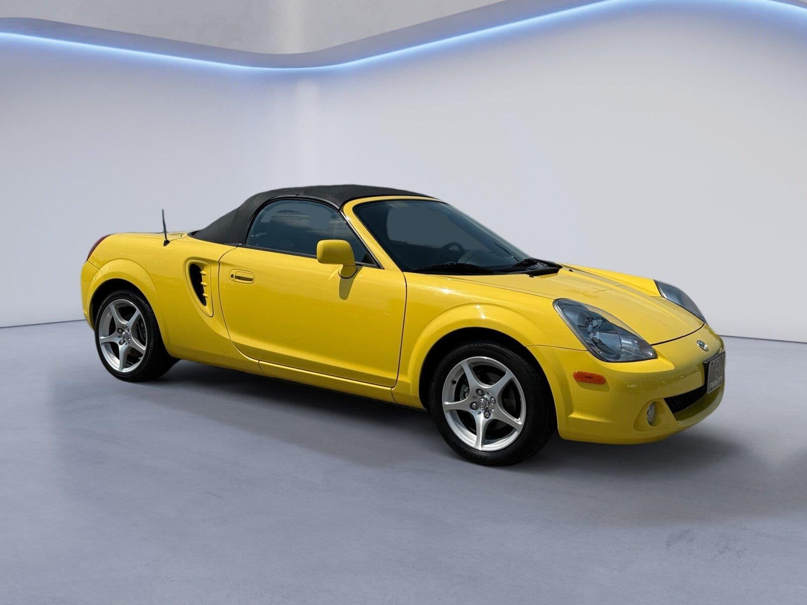 2004 TOYOTA MR2