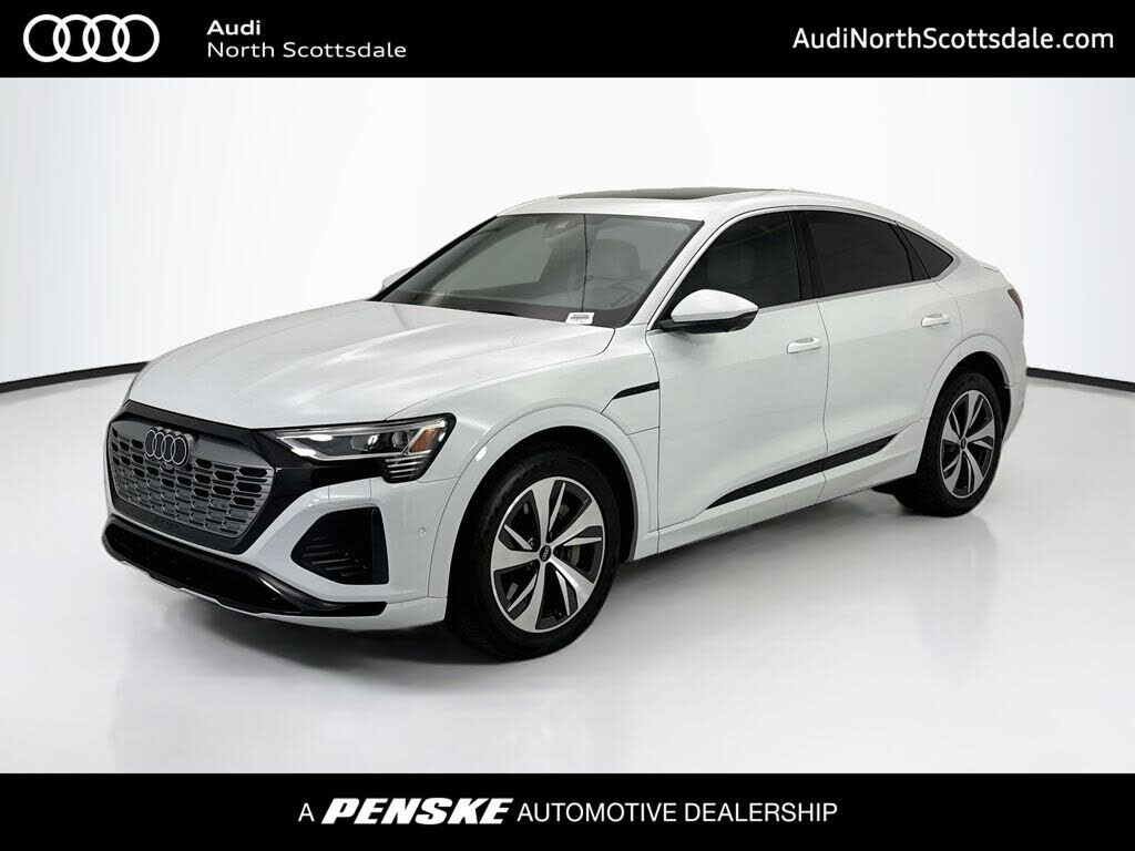 2024 AUDI Q8