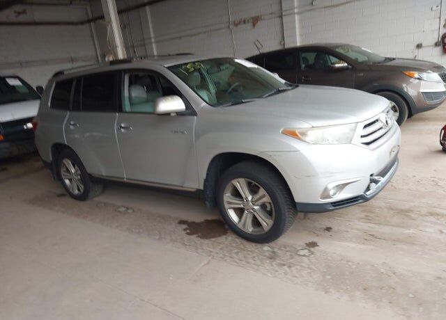 2011 TOYOTA Highlander
