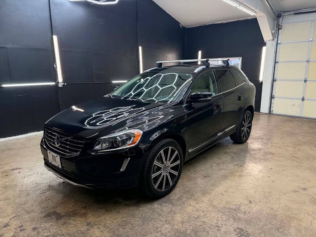 2017 VOLVO XC60