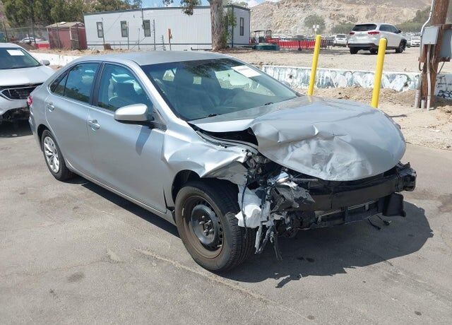 2017 TOYOTA Camry