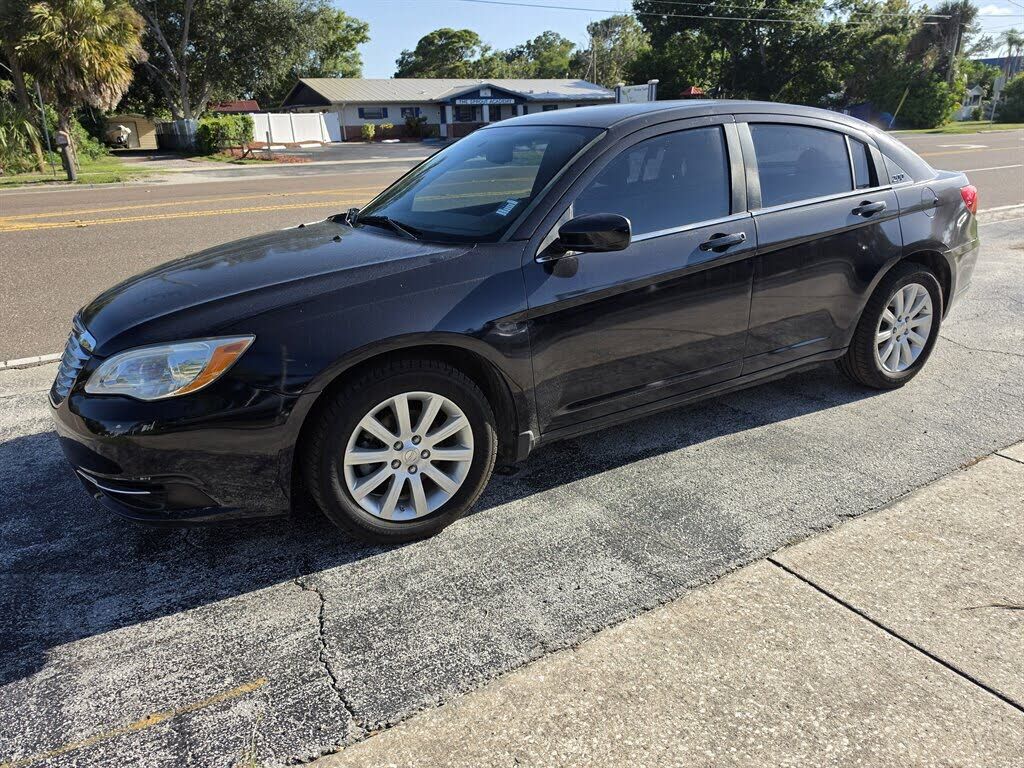 2013 CHRYSLER 200