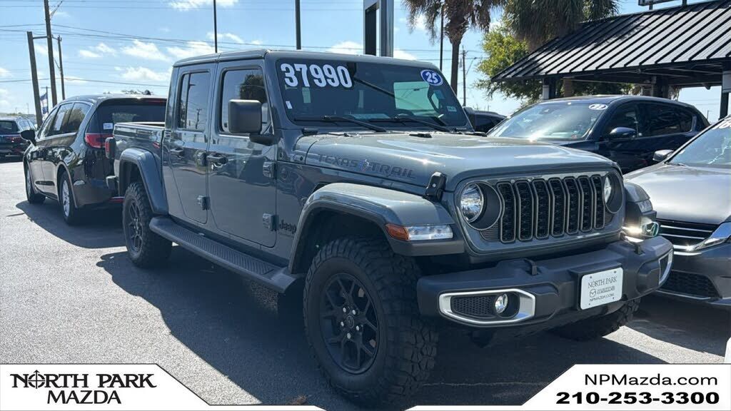 2025 JEEP Gladiator