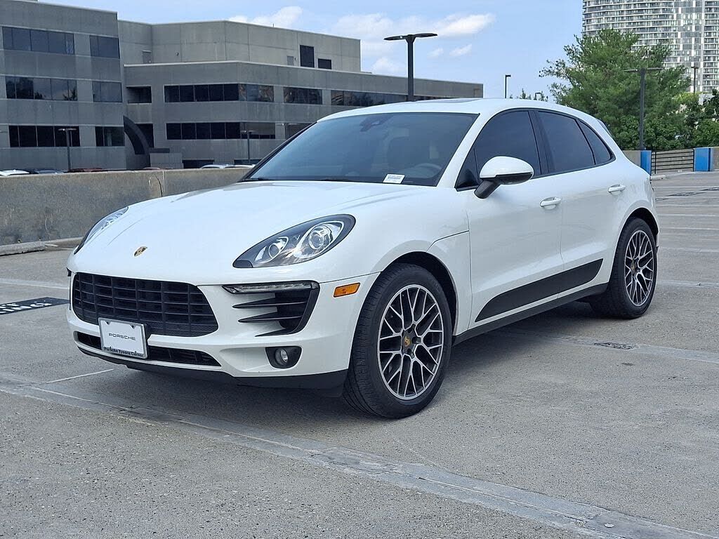 2018 PORSCHE Macan