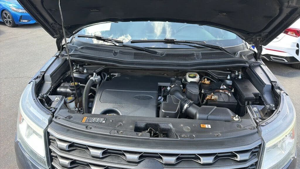 2017 FORD Explorer