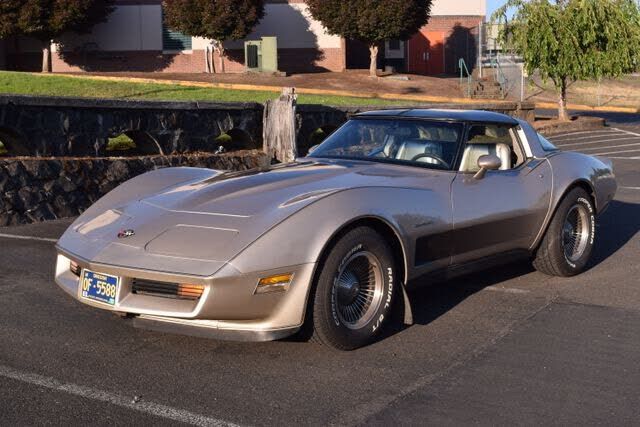 1982 CHEVROLET Corvette