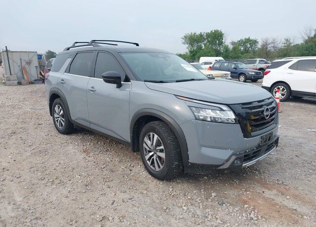2022 NISSAN Pathfinder