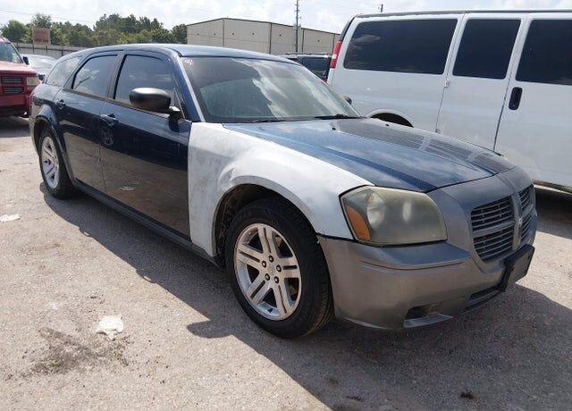 2005 DODGE Magnum