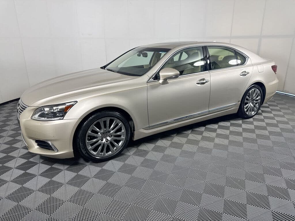 2016 LEXUS LS