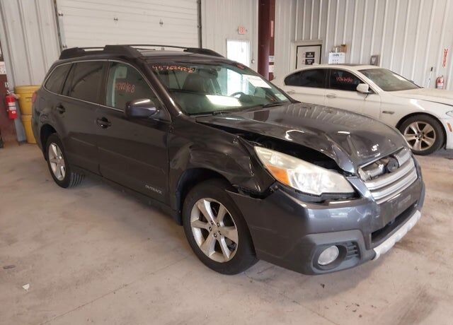 2013 SUBARU Outback
