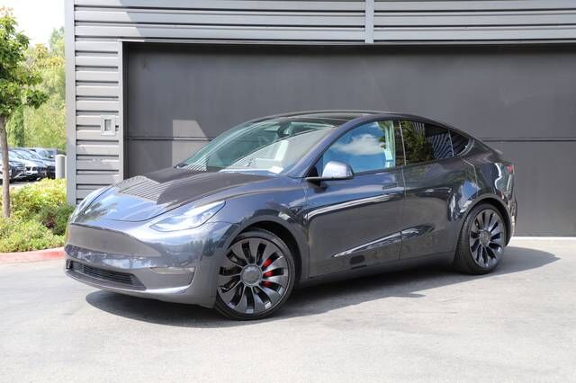2024 TESLA Model Y