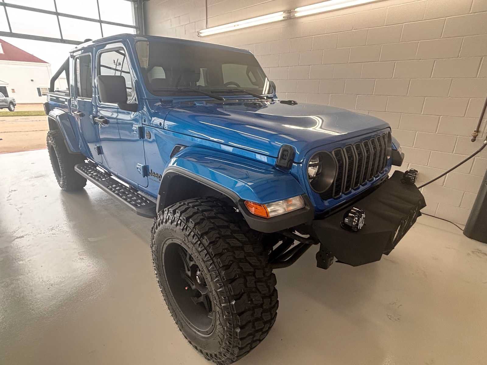 2025 JEEP Gladiator