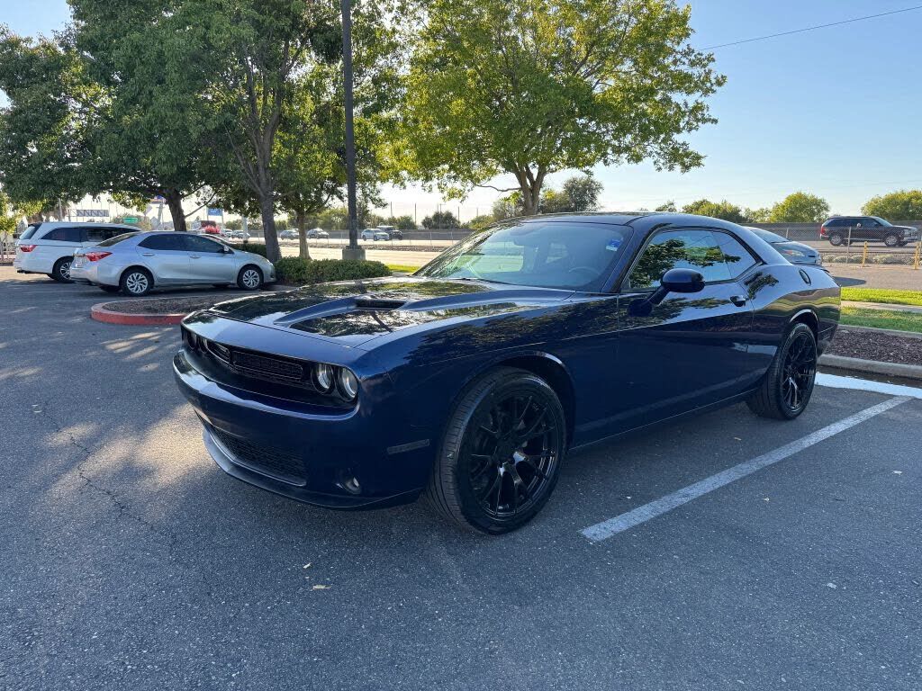 2017 DODGE Challenger