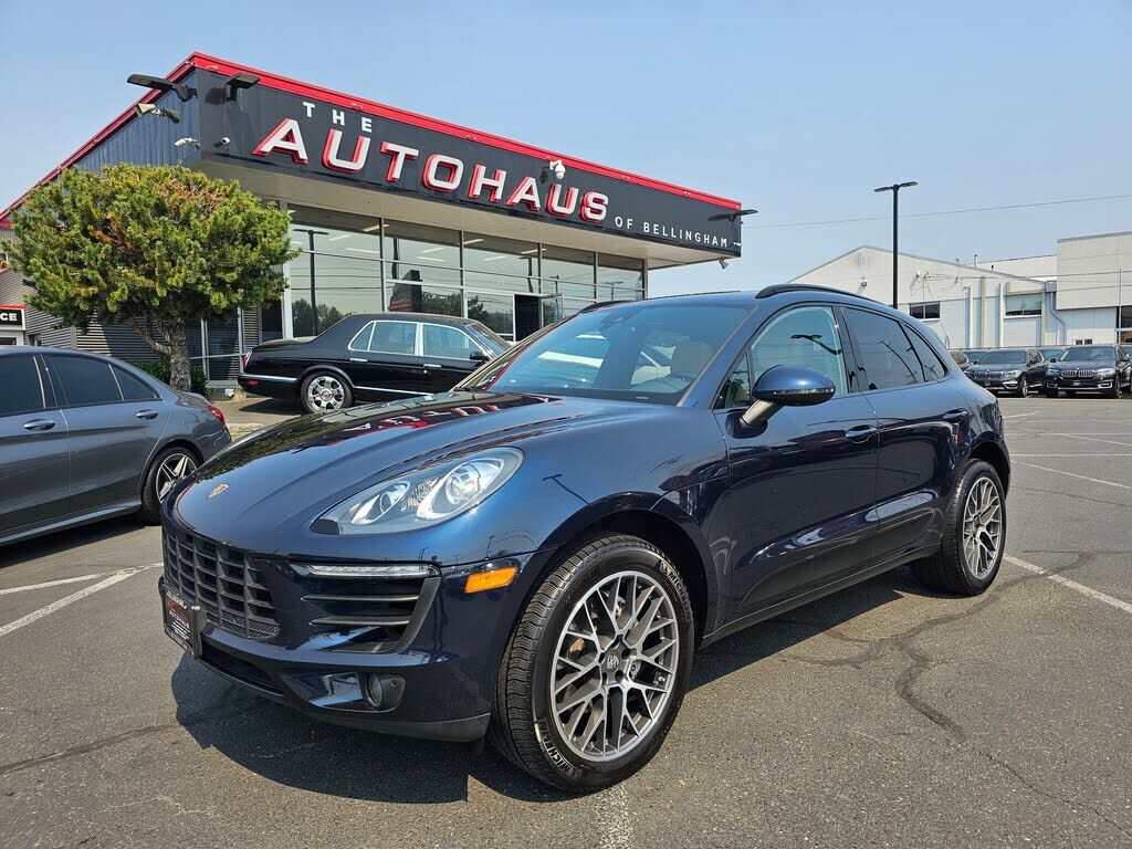 2018 PORSCHE Macan