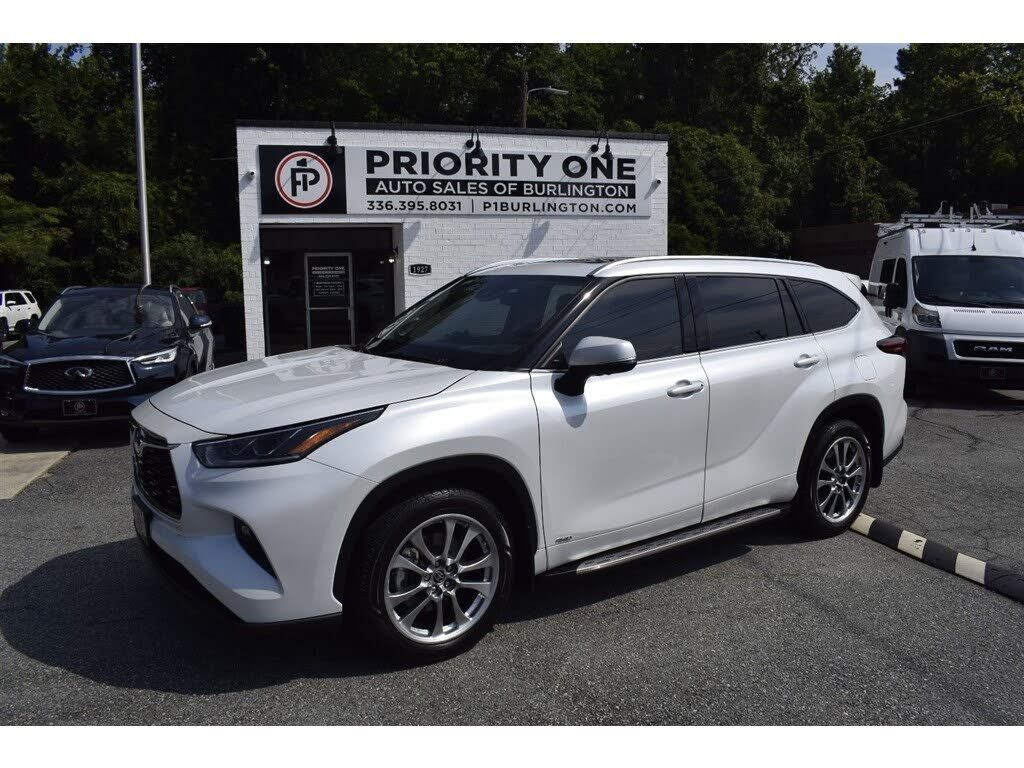 2022 TOYOTA Highlander