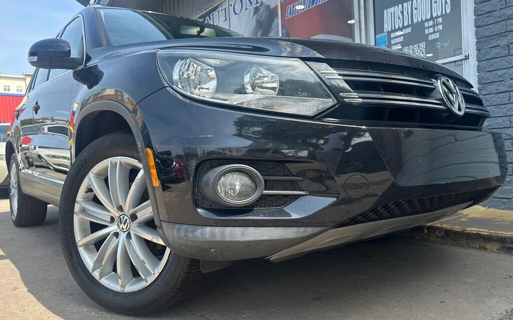 2012 VOLKSWAGEN Tiguan
