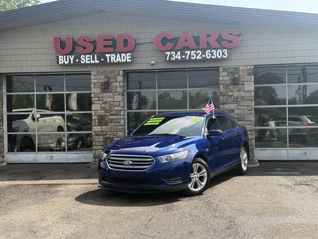 2015 FORD Taurus