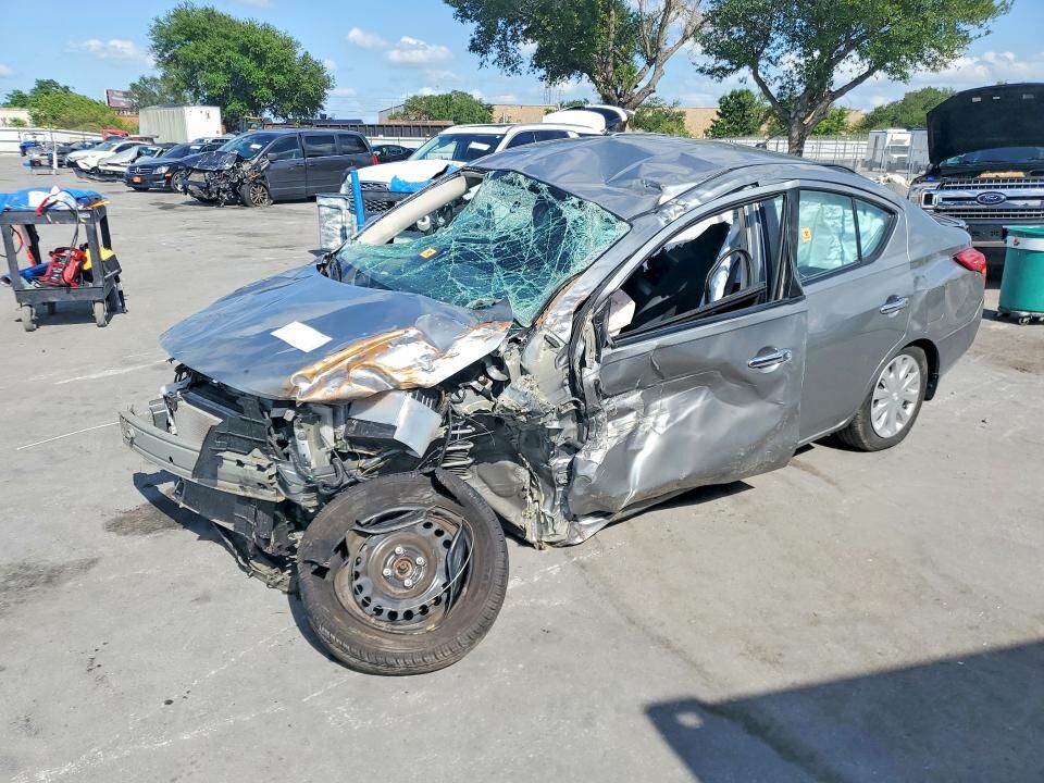 2012 NISSAN Versa