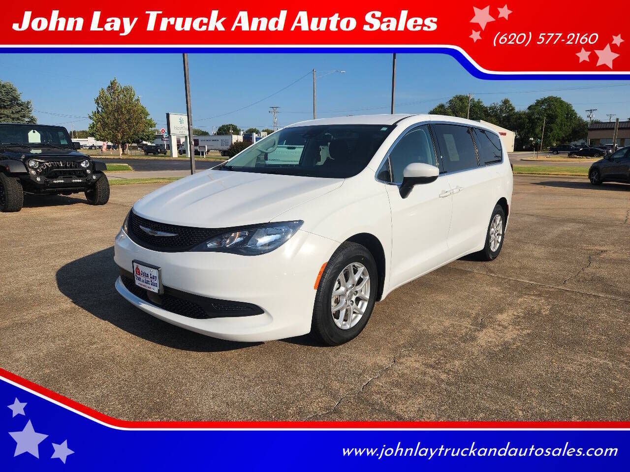2023 CHRYSLER Voyager