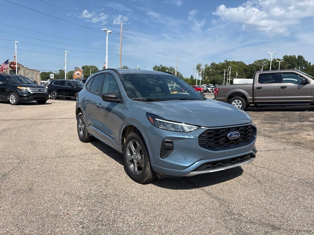 2024 FORD Escape