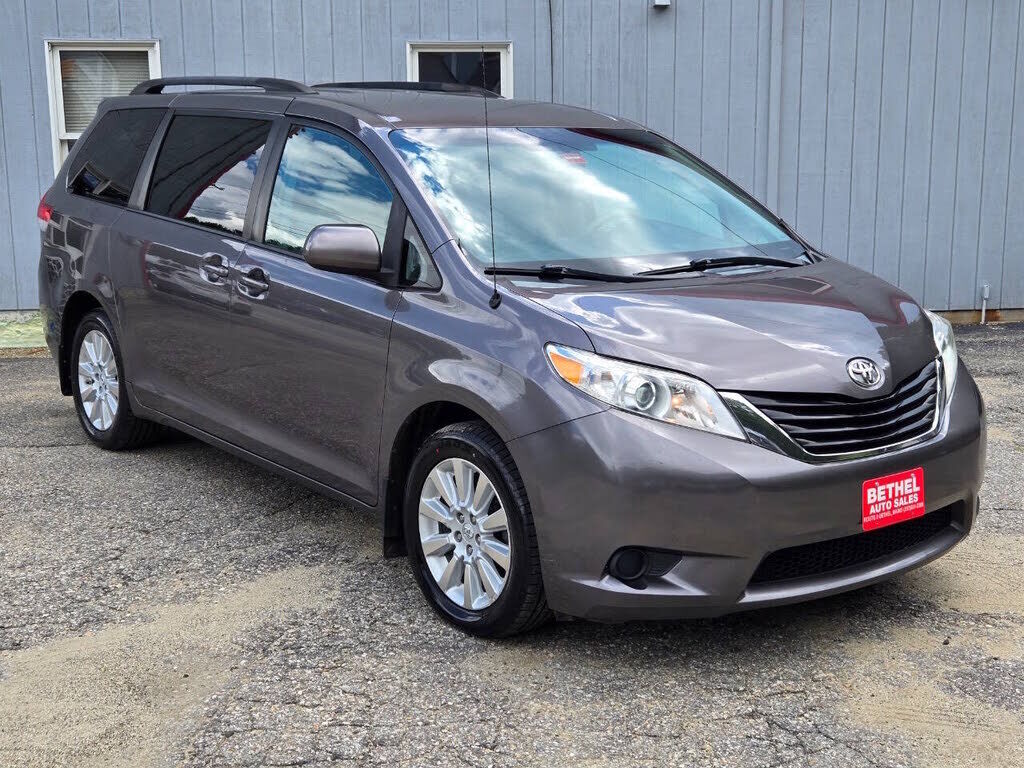 2013 TOYOTA Sienna