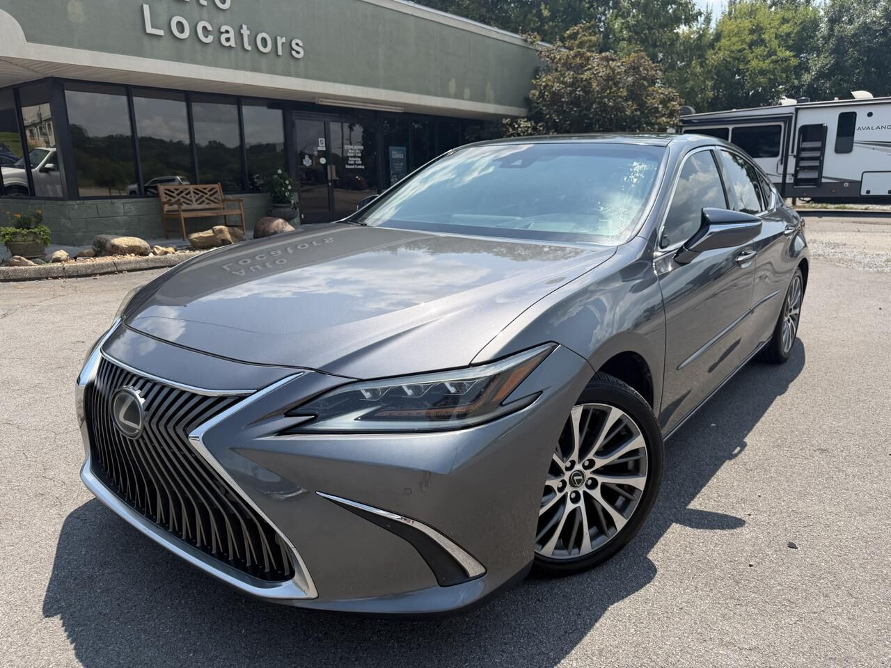 2019 LEXUS ES