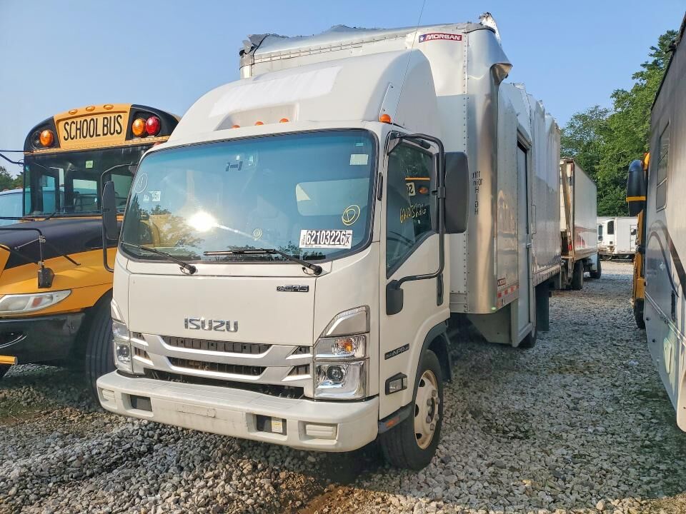 2024 ISUZU NPR-HD