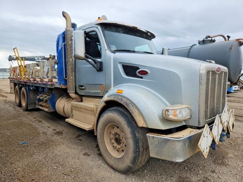 2015 PETERBILT 567