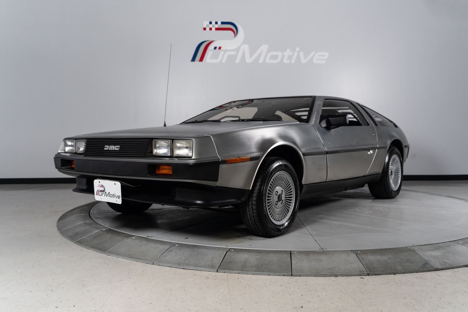 1981 DELOREAN DMC-12