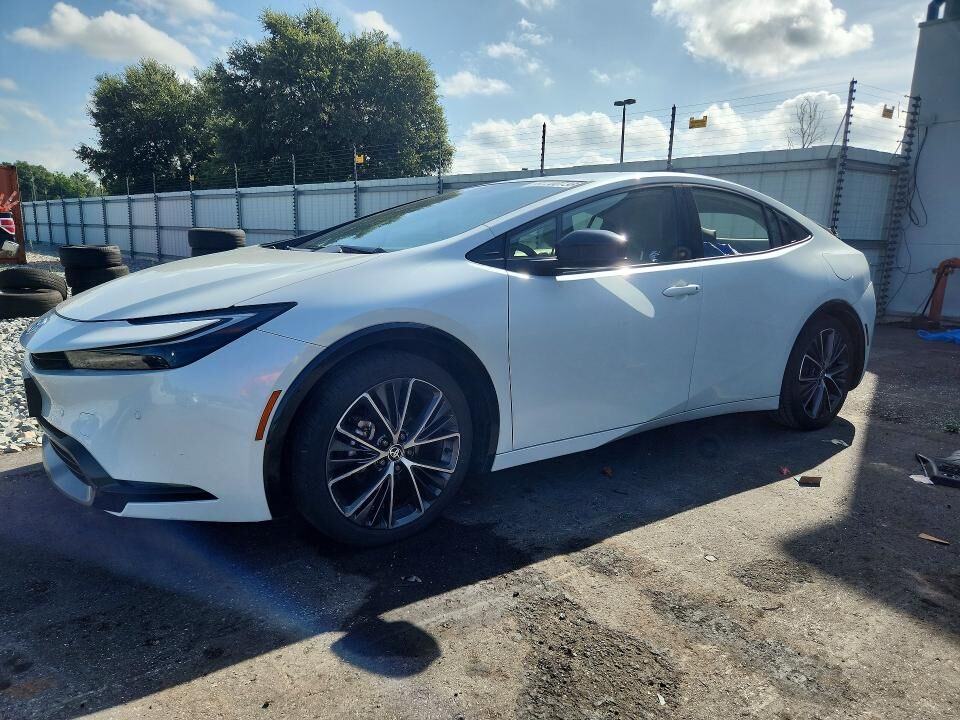 2024 TOYOTA PRIUS