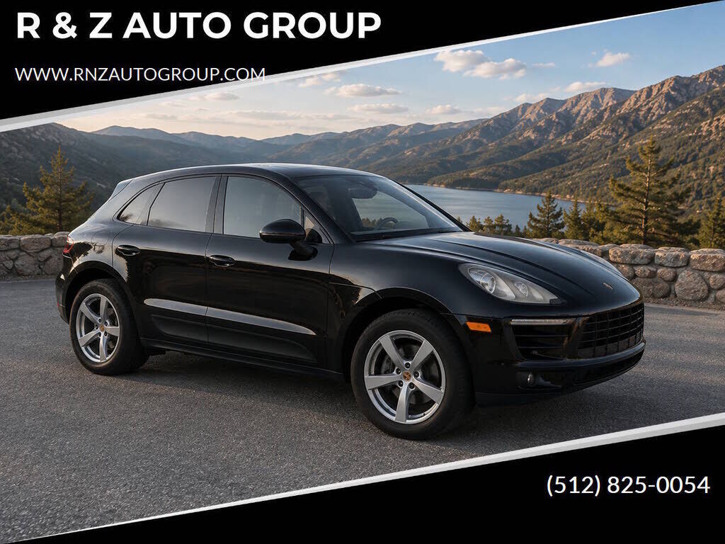 2017 PORSCHE Macan