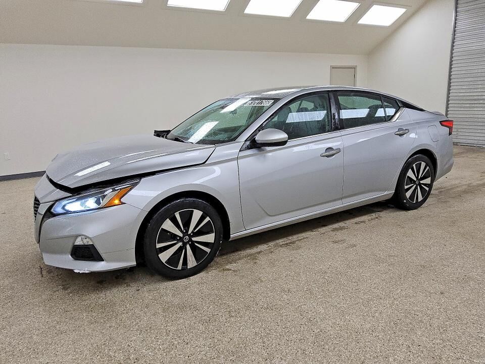 2022 NISSAN Altima