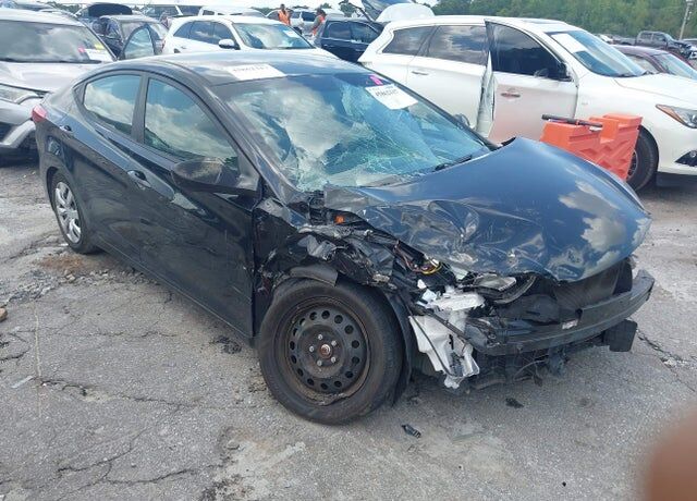 2012 HYUNDAI Elantra
