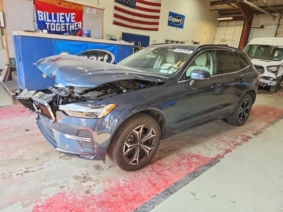 2022 VOLVO XC60