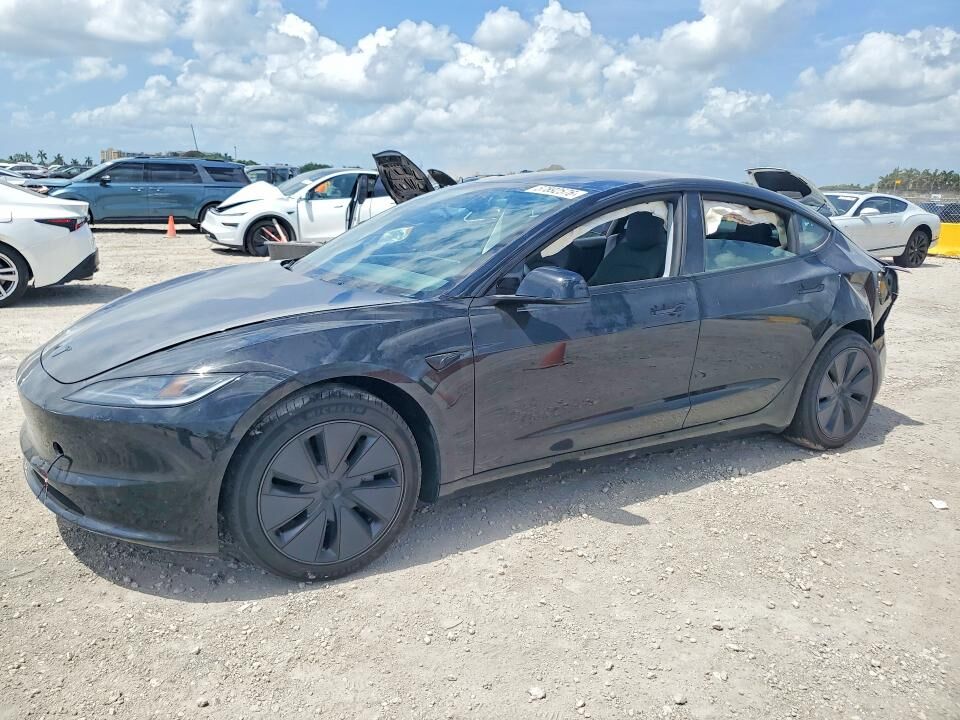 2026 TESLA Model 3
