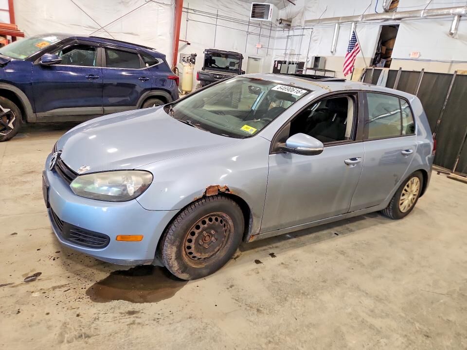 2011 VOLKSWAGEN Golf