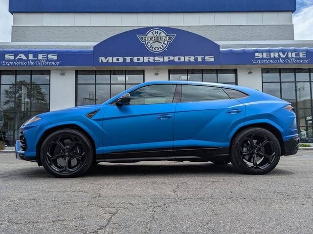 2021 LAMBORGHINI URUS