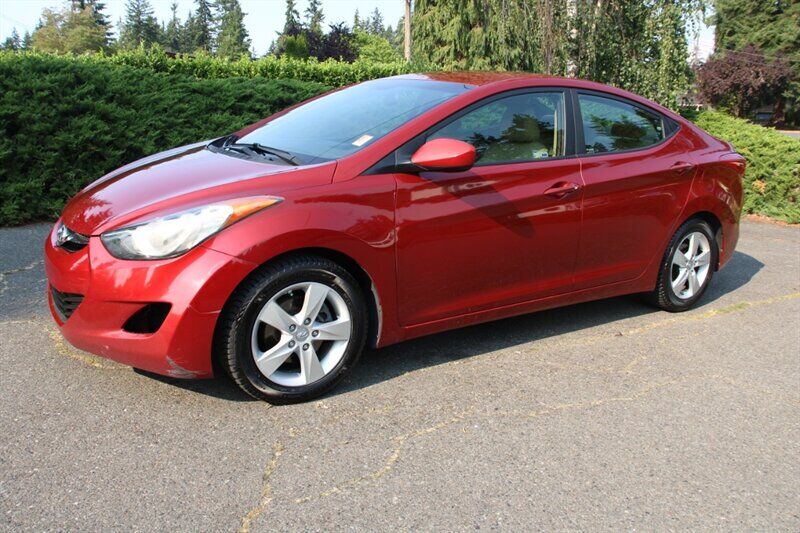 2011 HYUNDAI Elantra